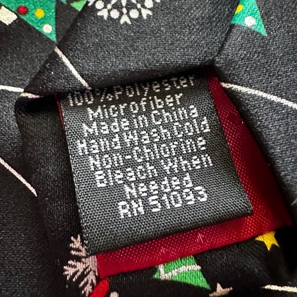 ADORABLE HOLIDAY TRADITIONS BY MMG BRAND BLACK CHRISTMAS TIE - Picture 6 of 7